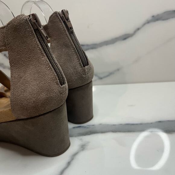 Lucky Brand | Women's Taupe Leather Neutral Strappy Wedge Kemadee Sandal Sz 9.5 - Picture 4 of 7